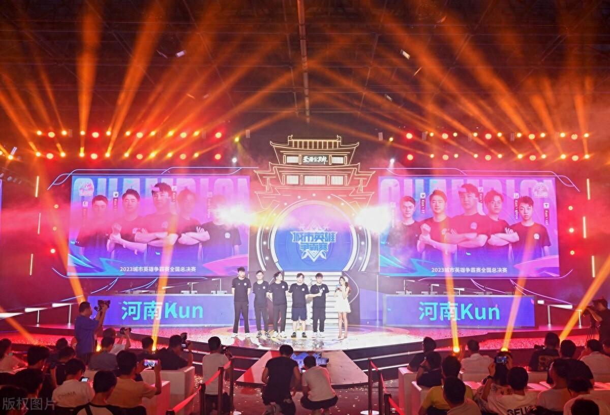 全球电子竞技观众预计将达到5.74亿，电子竞技产业发展迅速