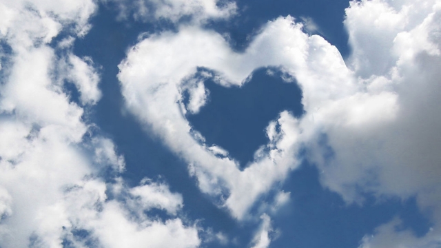 中国游戏大国，出海收入和国内市场近600亿美金全球市场2000亿美金的一部分，欧盟市场收入的3倍，中国人口估计和欧洲人口...